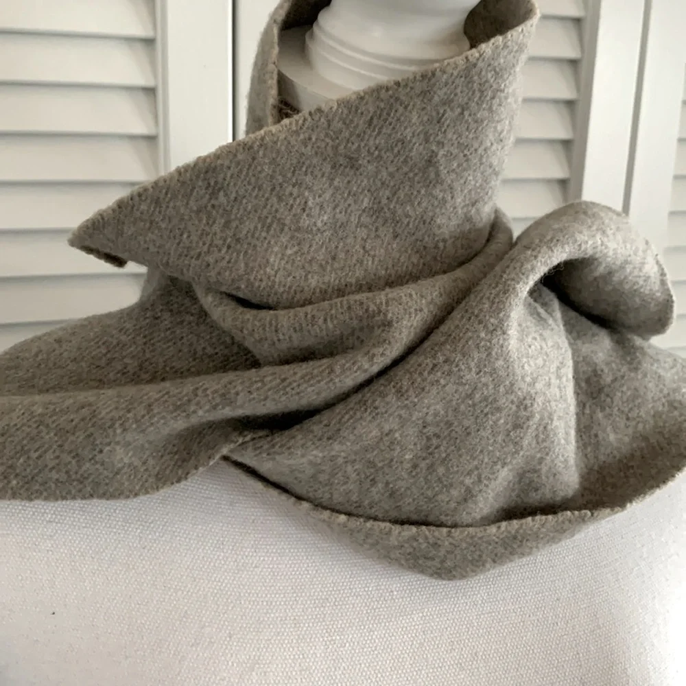 Gene Meyer Wool Scarf Gray Oatmeal Men’s Unisex Winter Travel Size 62” x 8.5”
